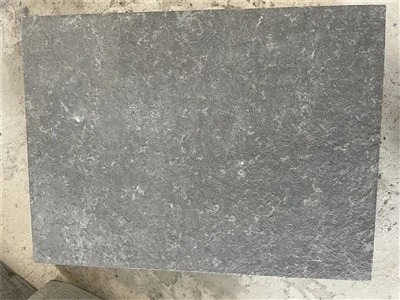 Flammet basalt flise